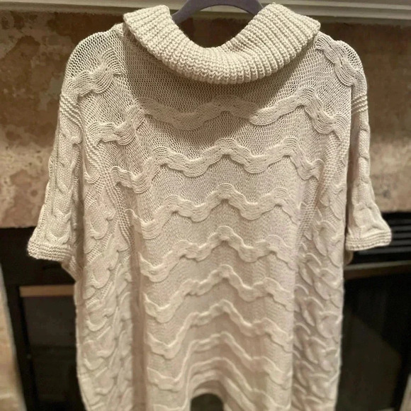 Women’s Minimalist Made in Italy cowl lightweight knit tunic Capsule Old Money - Picture 2 of 8